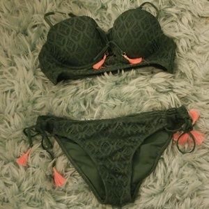 NWOT Green tasseled bikini
